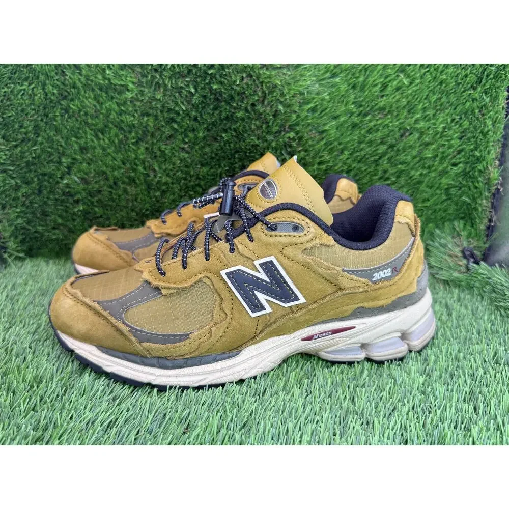 New Balance 2002R M2002RDP Athletic Sneaker Unisex M6/W7.5D Brown Suede Running